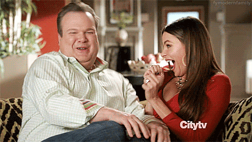 gif-modernfamily-excited